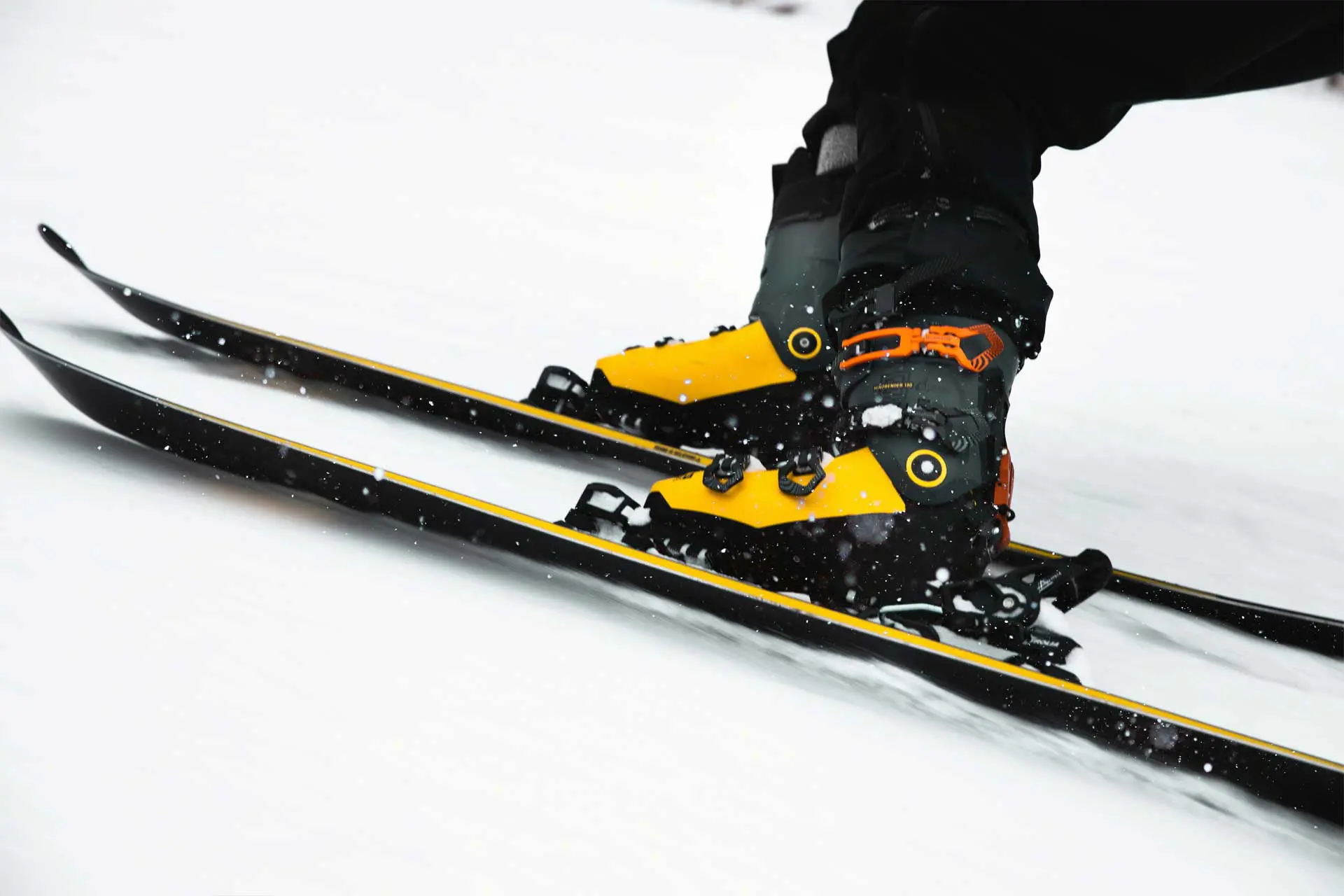 ski snowboard weFx9RflIfU unsplash